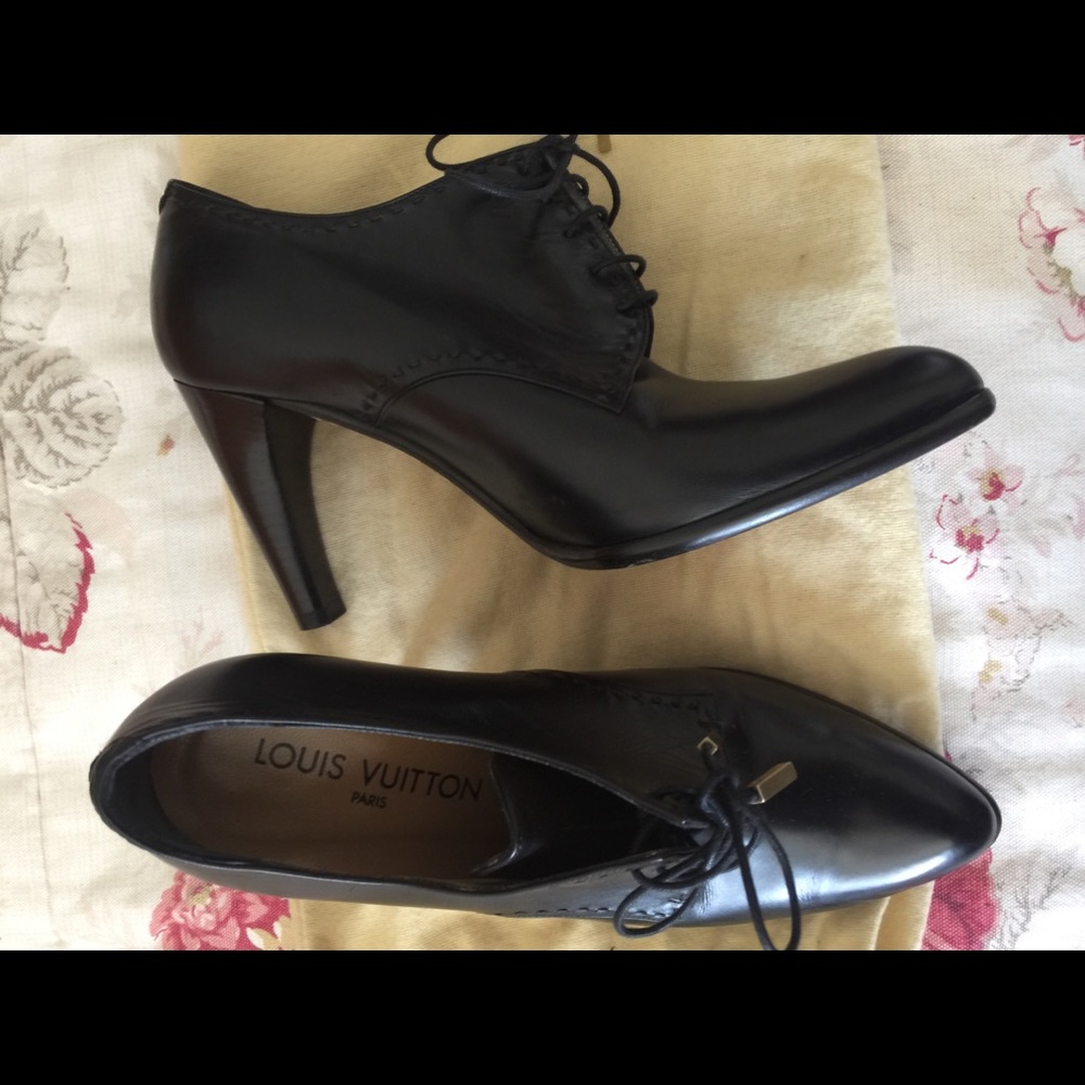 Black LV shoes